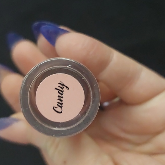 Makeup revolution pout bomb in Candy - Picture 3 of 3